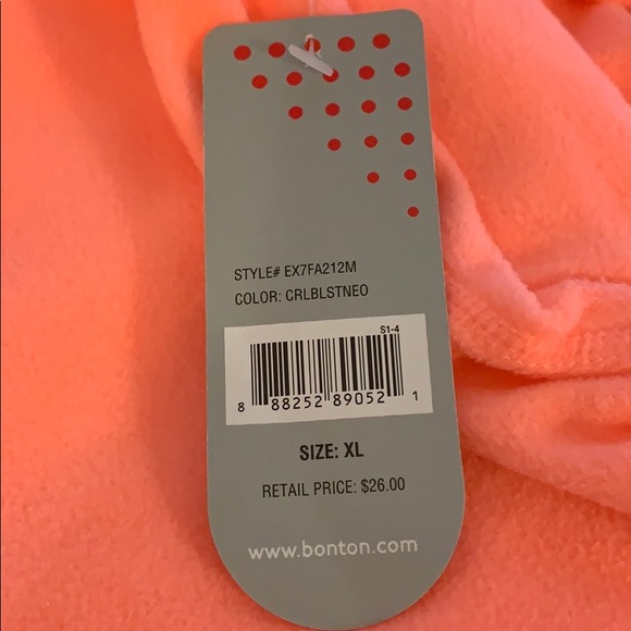 Ladies top - Picture 7 of 7